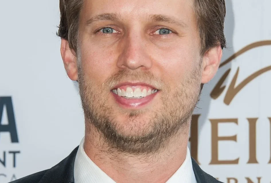 Jon Heder Biography: Net Worth, Wife, Age, Height, Parents, Movies, Twin, Brother