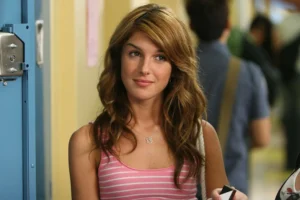 Shenae Grimes-Beech
