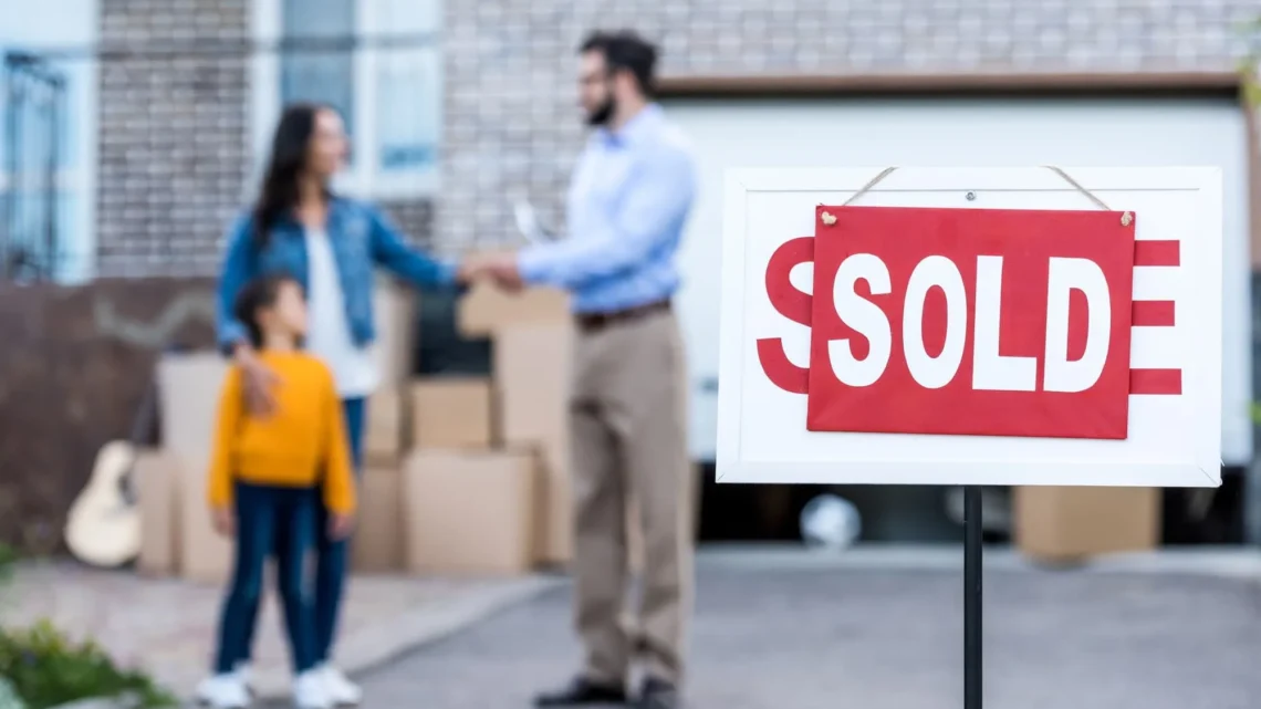 The Difference Between a Buyer’s and Seller’s Market and How to Profit in Both