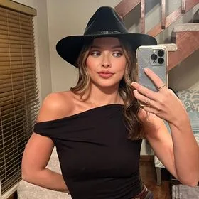 Audrey Gerthoffer Biography: Net Worth, Movies & TV Shows, Boyfriend, Age, Instagram, Partner, Ethnicity, Height