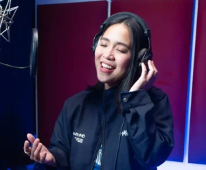 Aicelle Santos - Biography