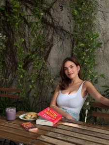 Andrea Torres - Biography
