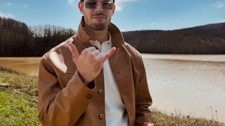 Aytaç Şaşmaz Biography: Siblings, Parents, Height, Age, Net Worth, Web Series, TV Series, Films, Girlfriend, Songs, Awards  