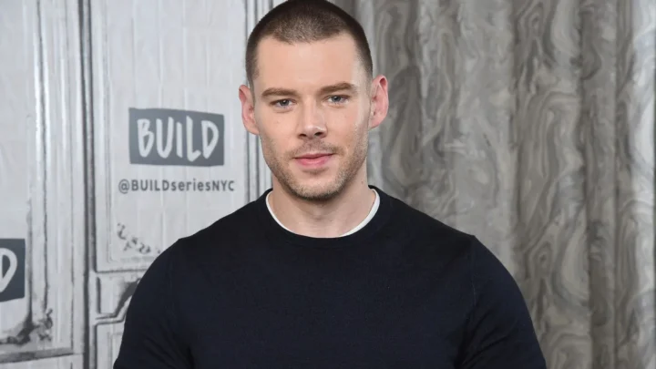 Brian J. Smith Biography: Awards, Girlfriend, Wife, Tv Shows, Movies, Instagram, Height, Children