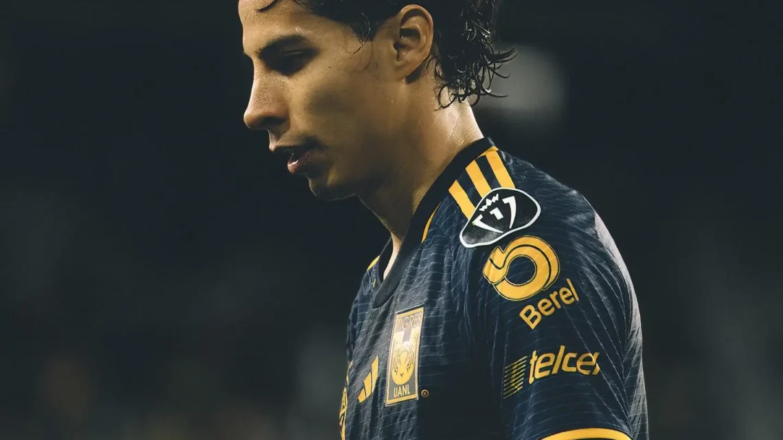 Diego Lainez Biography: Football Team, Salary, Stats, Girlfriend, Age, Net Worth, Siblings, Parents, Height