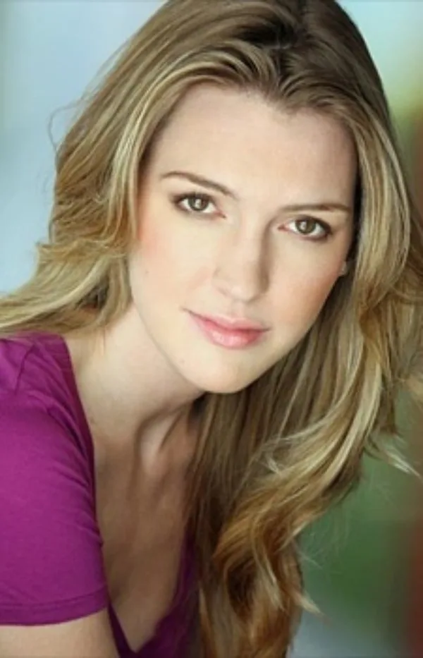 Kayla Carlyle - Biography