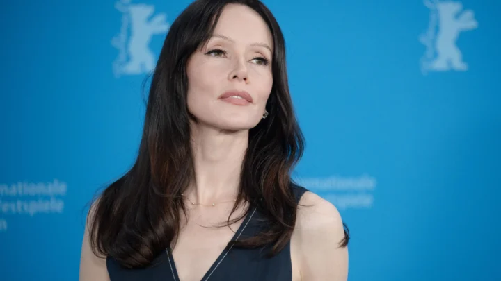 Valene Kane Biography: Age, Husband, Net Worth, Height, Movies & TV Shows