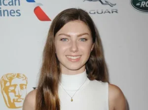 Isabella Blake-Thomas Biography: Films, Boyfriend, Age, Height, Net Worth, Instagram, TV Show, Family - Biography