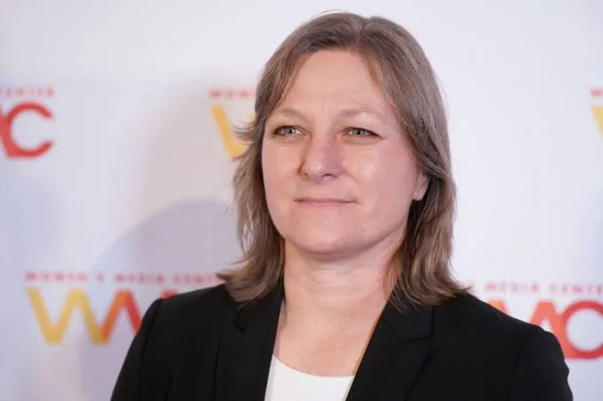 Cindy Holland Biography: Awards, Net Worth, Parents, Age, Husband, Movies, Height