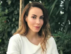 Zeynep Koltuk