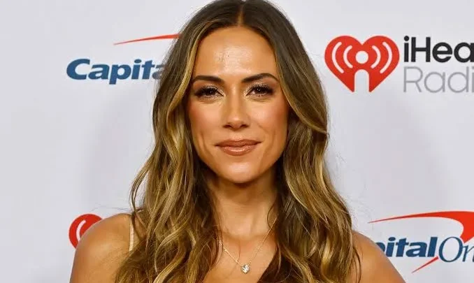 Jana Kramer Biography: Ethnicity, Children, Net Worth, TV Shows, Age, Husband, Awards, Religion, Height