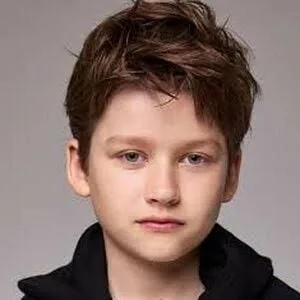 Fflyn Edwards - Biography