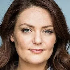 Hanna Hall - Biography