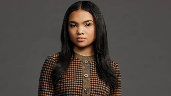 Mia Isaac Biography: Height, Age, Boyfriend, Net Worth, Parents, Movies, IMDb