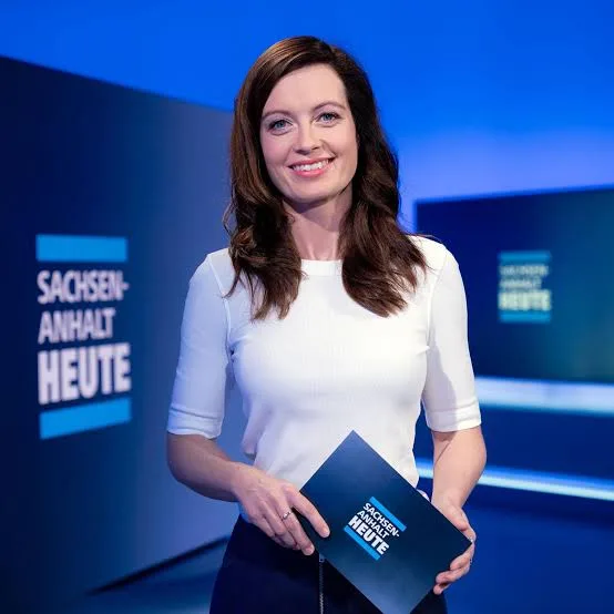 Janett Eger - Biography