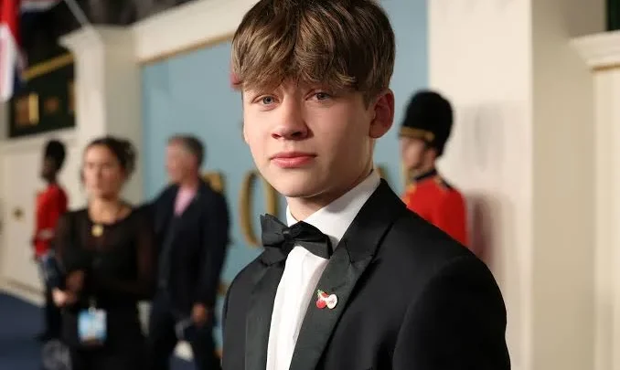 Fflyn Edwards Biography: Age, Net Worth, Girlfriend, Children, Movies, Height, Siblings