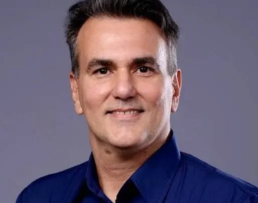 Sérgio Queiroz Biography: Age, Net Worth, Political Party, Siblings, Parents, Height, Wife, Children, Awards