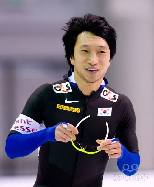 Lee Kyou-hyuk - Biography