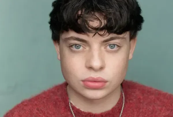 Lewin Lloyd Biography: Age, Instagram, Net Worth, TV Shows, Girlfriend, Height, Films