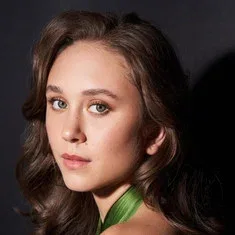 Emma Malouff - Biography