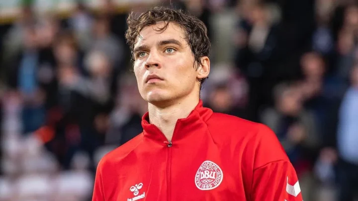 Robert Skov Biography: Girlfriend, Country, Stats, Age, Net Worth, Siblings, Parents, Height