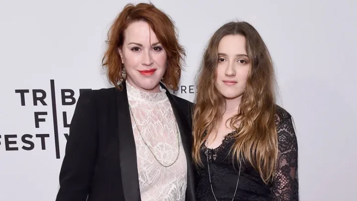 Molly Ringwald’s daughter, Mathilda Gianopoulos Bio: Boyfriend, Age, Height, Net Worth, Movies, Children, Siblings