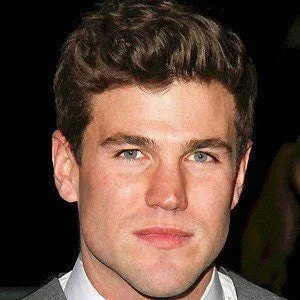 Austin Stowell - Biography