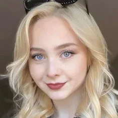 Kitana Turnbull - Biography