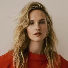 Ruth Bradley - Biography