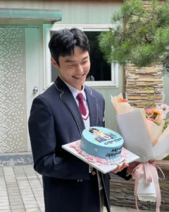 Yoon Chan-young - Biography