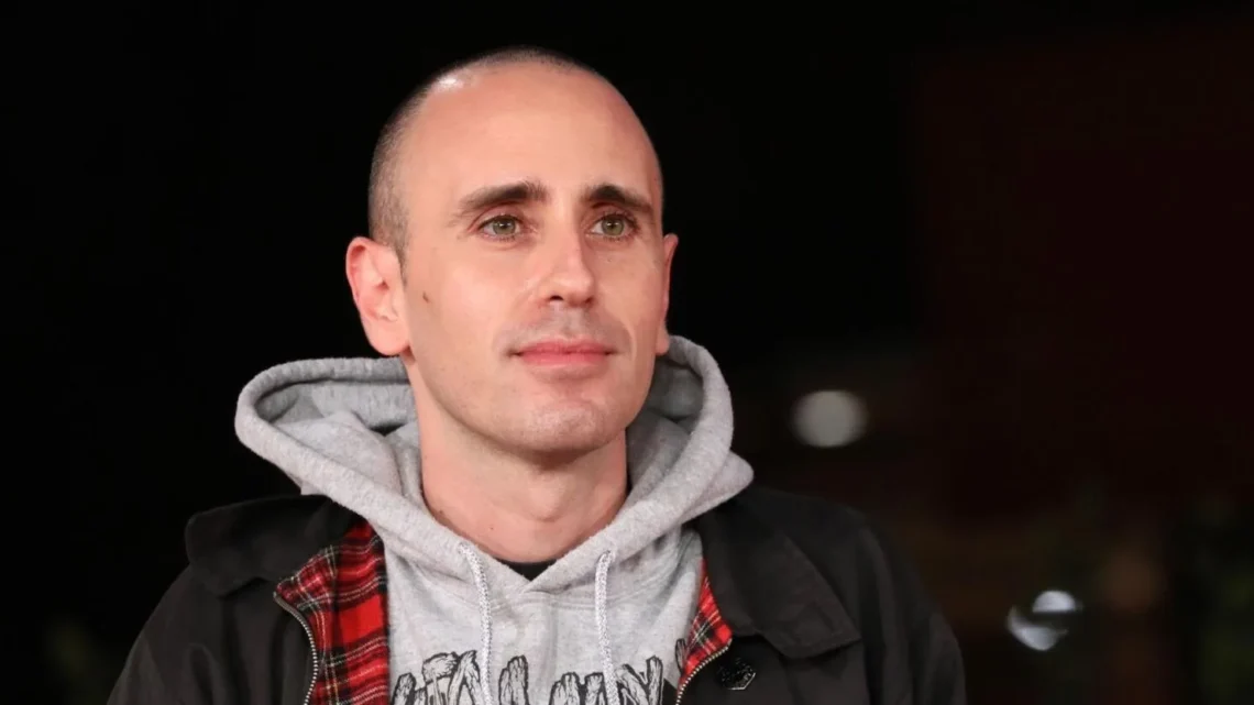 Zerocalcare Biography: Age, Wife, Net Worth, Height, Movies & TV Shows, Awards, Parents