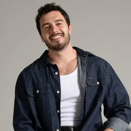 İsmail Ege Şaşmaz - Biography