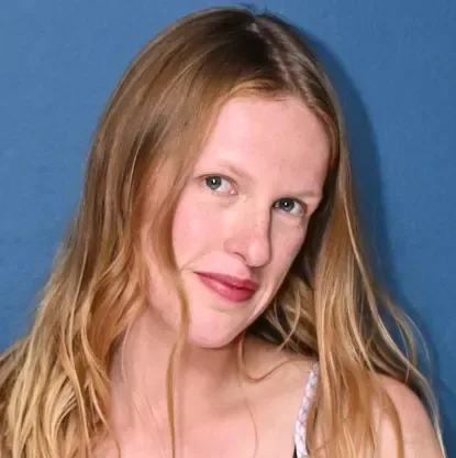 Audrey Hobert - Biography