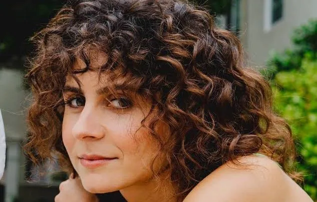 Della Saba Biography: Siblings, Age, Height, Animation, Net Worth, Parents, Movies, Fiancé, TV Shows, Instagram