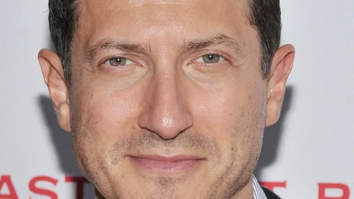 Sasha Roiz Biography: Wife, Age, Height, Net Worth, Parents, Movies & TV Shows, Girlfriend