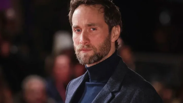 Oliver Chris Biography: Partner, Age, Height, Net Worth, Parents, Movies & TV Shows, Kids