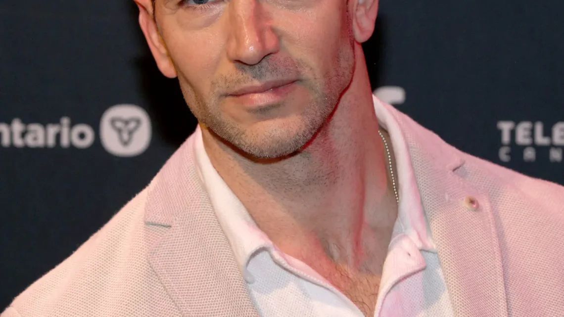 Luke Roberts Biography: Wife, Age, Height, Net Worth, Parents, Movies & TV Shows, Kids