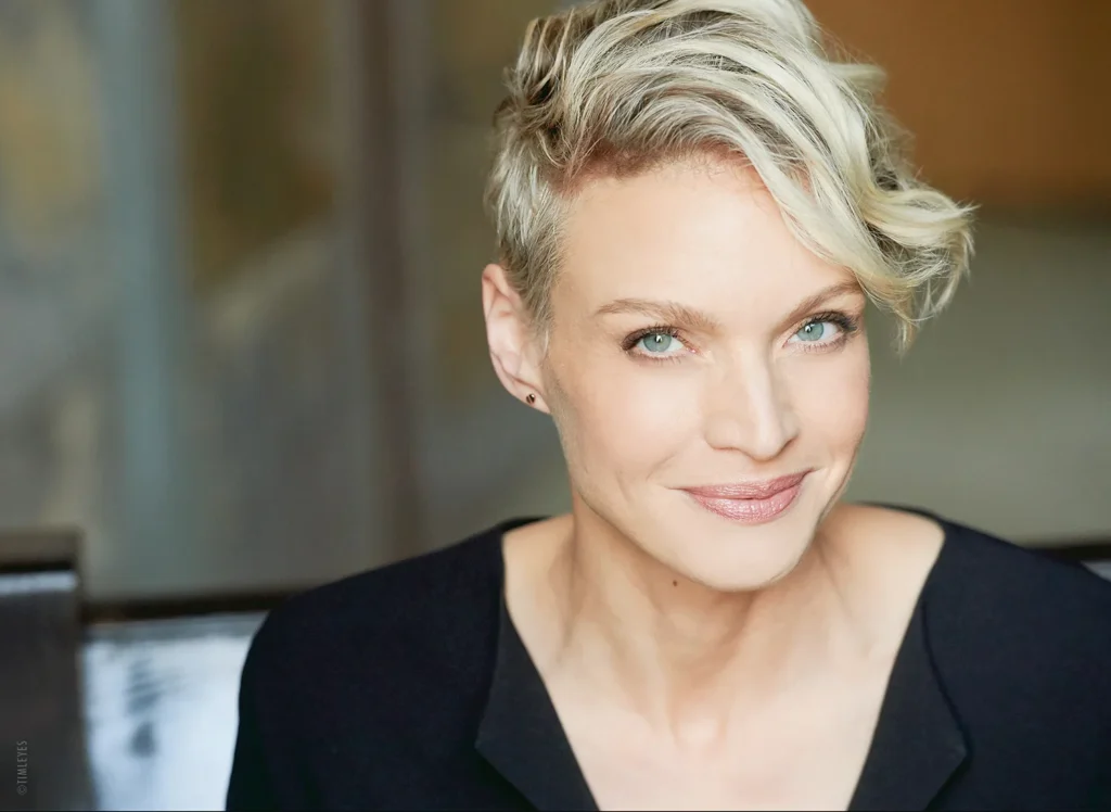 Kristin Lehman - Biography