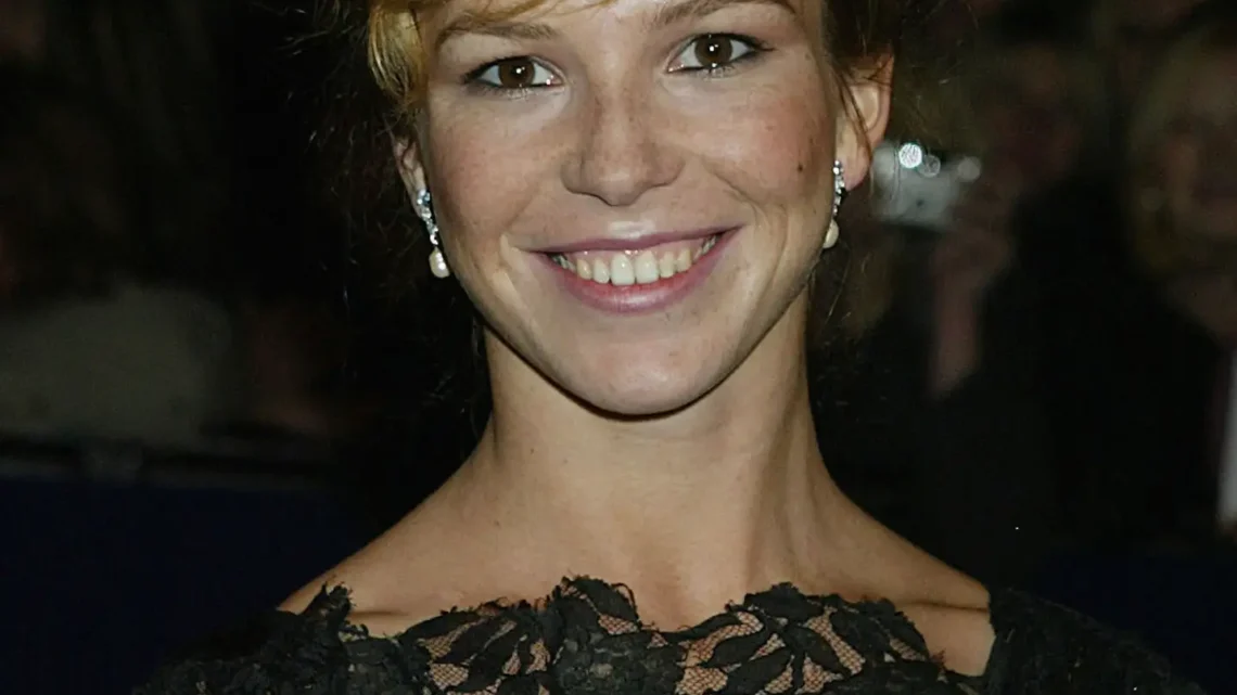 Honeysuckle Weeks Biography: Age, Height, Net Worth, Parents, Movies & TV Shows, Kids