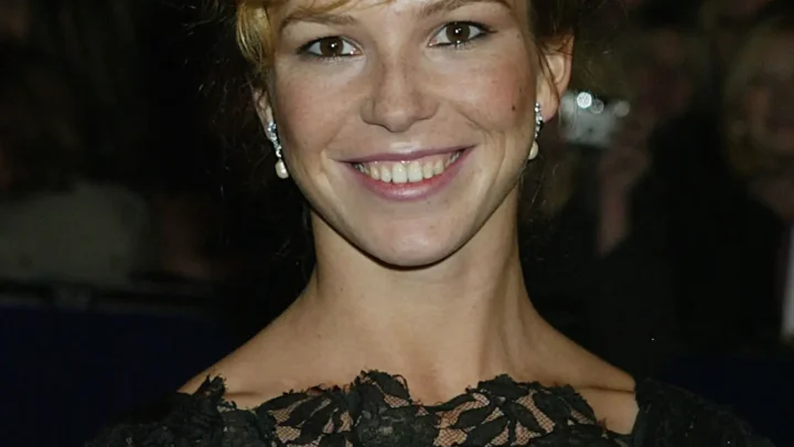 Honeysuckle Weeks Biography: Age, Height, Net Worth, Parents, Movies & TV Shows, Kids