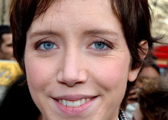 Sara Giraudeau Biography: Partner, Age, Height, Net Worth, Parents, Movies & TV Shows, Kids