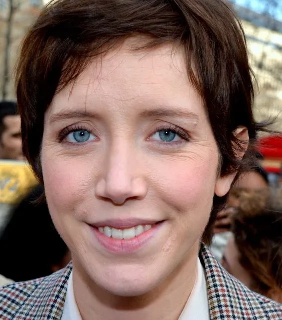Sara Giraudeau Biography: Partner, Age, Height, Net Worth, Parents, Movies & TV Shows, Kids