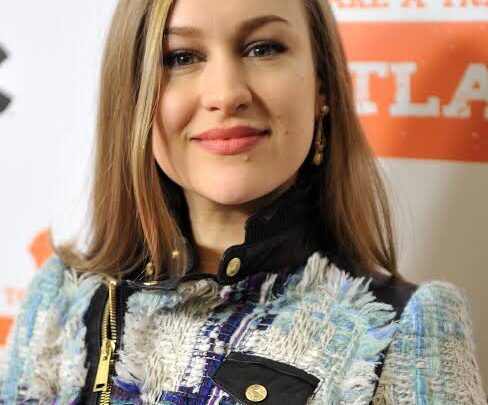Joanna Newsom Biography: Husband, Age, Height, Net Worth, Parents, Songs & Movies, Siblings