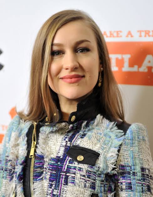 Joanna Newsom Biography: Husband, Age, Height, Net Worth, Parents, Songs & Movies, Siblings