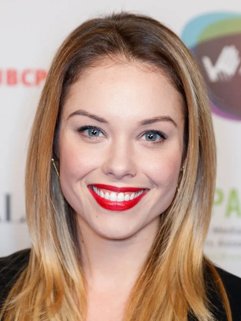 Stephanie Bennett - Biography