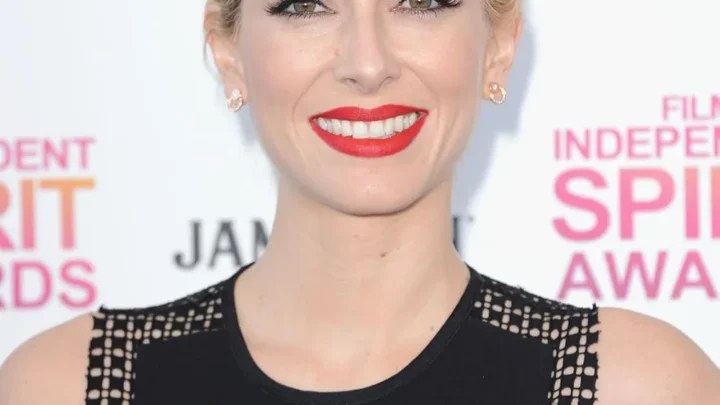 Kira Miró Biography: Partner, Age, Height, Net Worth, Parents, Movies & TV Shows, Siblings