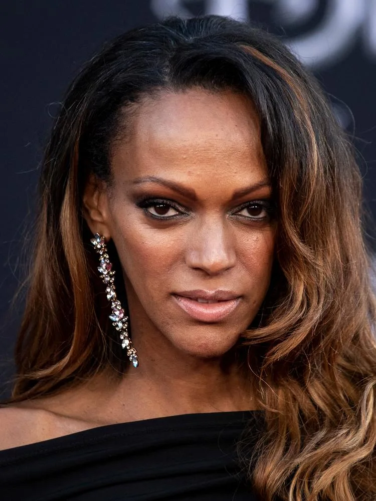 Judi Shekoni - Biography