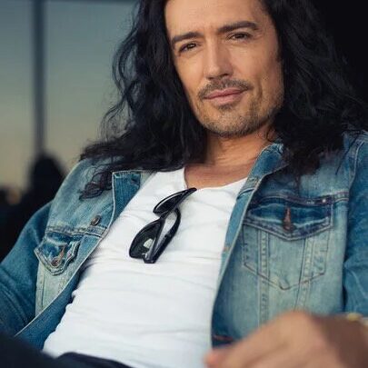 Adam Croasdell Biography: Age, Height, Net Worth, Voice, Movies & TV Shows, Partner