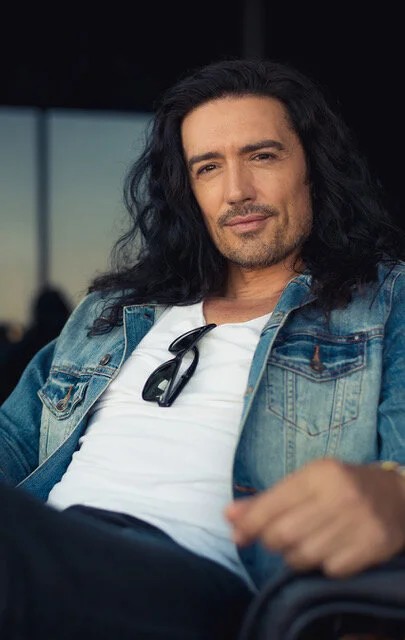 Adam Croasdell Biography: Age, Height, Net Worth, Voice, Movies & TV Shows, Partner