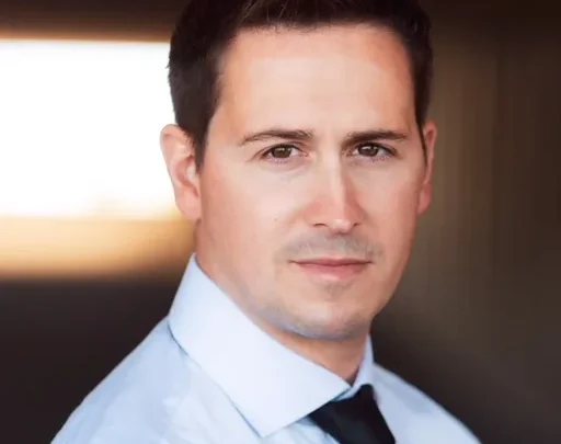 Chris Farquhar Biography: Age, Height, Net Worth, Magic, Movies & TV Shows, Wife, Instagram